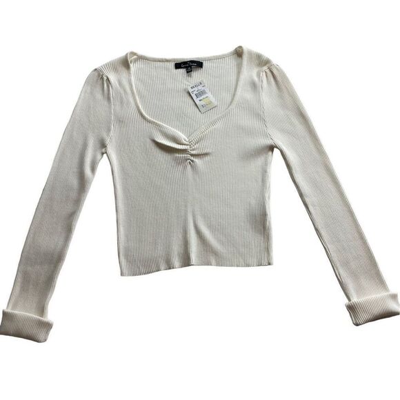 LOVE TREE Juniors Medium Rouched Sweetheart Cropped Sweater - Picture 1 of 10